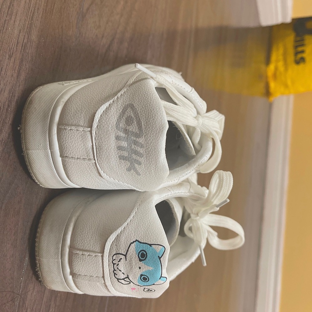 Shoes - Picture 2 of 3